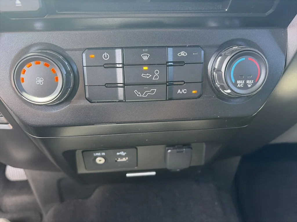 Used 2015 White Ford XLT image 24