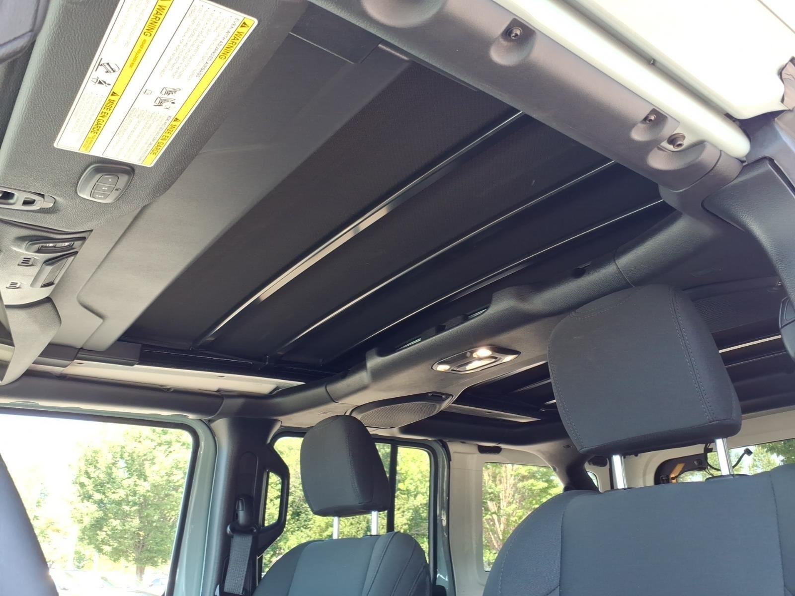 Used 2023 Earl Clearcoat Jeep Willys *One Touch Top* image 6