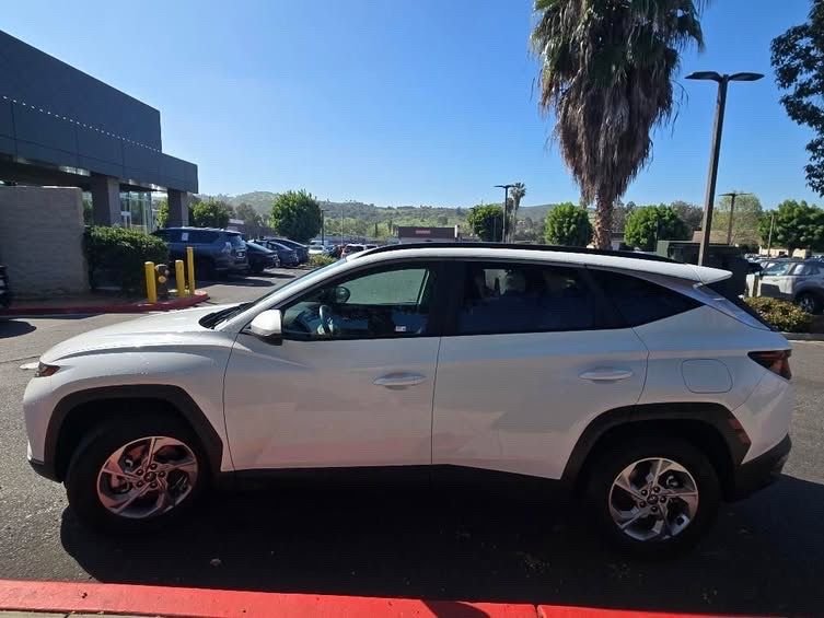 Used 2024 White Hyundai SEL image 2