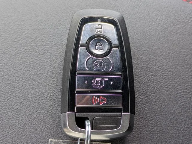 New 2026 Agate Black Metallic Ford ST-Line image 29