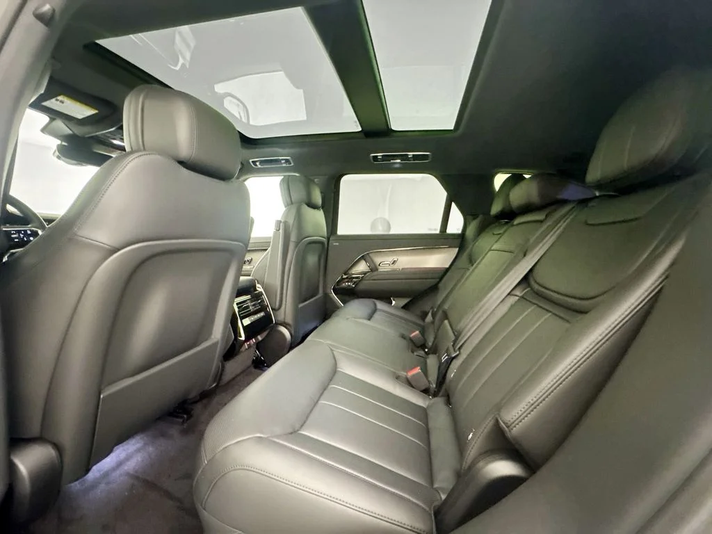 New 2026 Fuji White Land Rover SE image 24