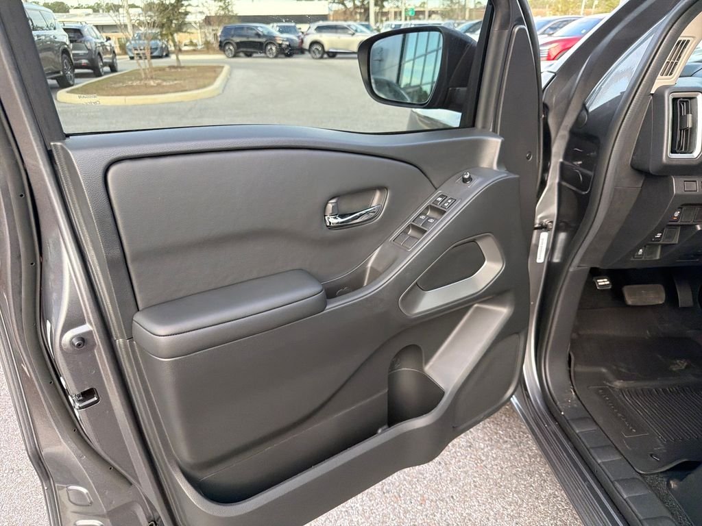 New 2026 Nissan Frontier SV 4D Crew Cab