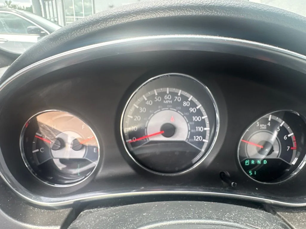 Used 2013 Beige Chrysler Touring image 5