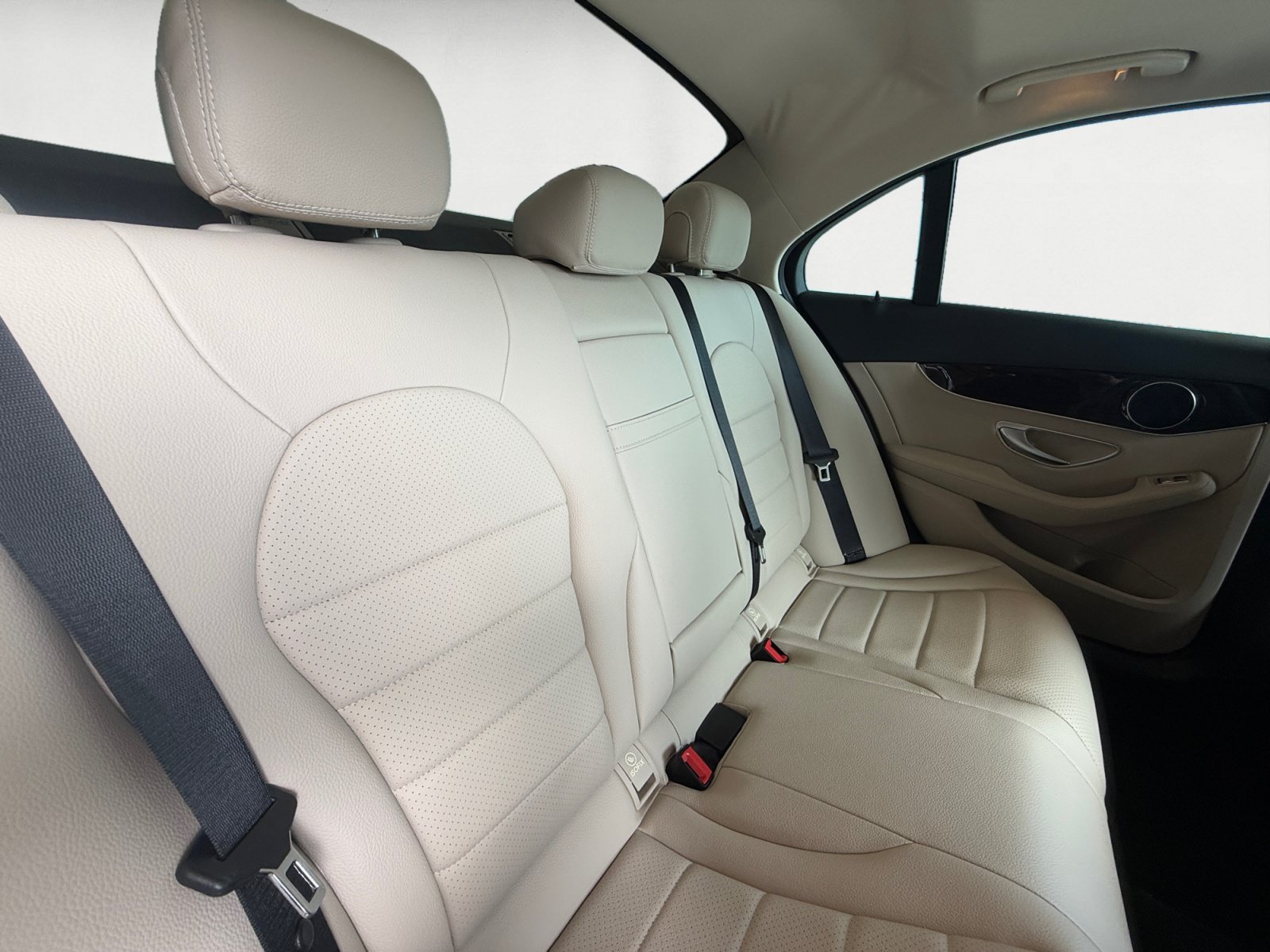 Used 2019 designo Diamond White Metallic Mercedes-Benz C 300 image 18