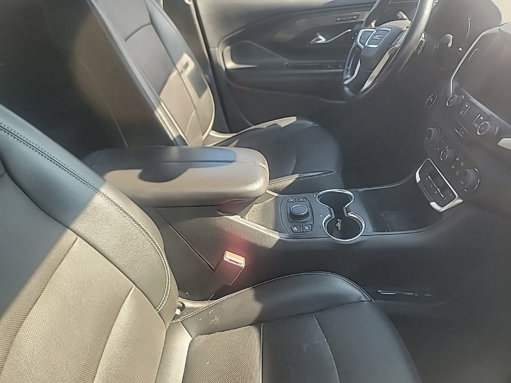 Used 2023 White GMC SLT image 4