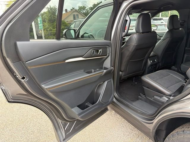 New 2026 Carbonized Gray Metallic Ford Tremor® image 10