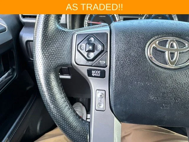 Used 2016 White Toyota SR5 image 21