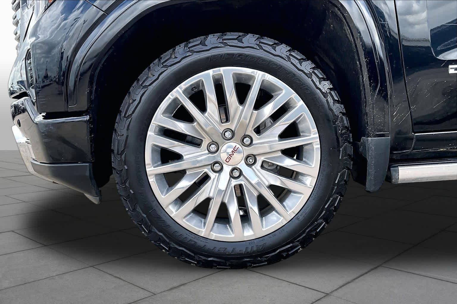 Used 2022 Onyx Black GMC Denali image 11