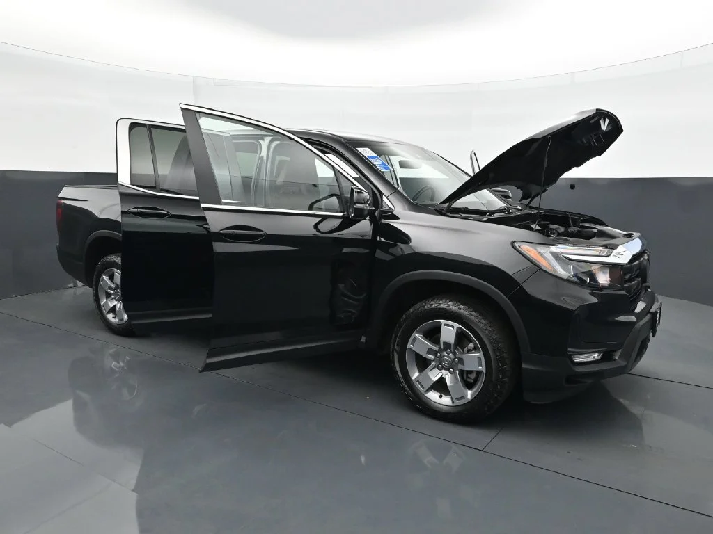 Used 2025 Black Honda RTL AWD image 34