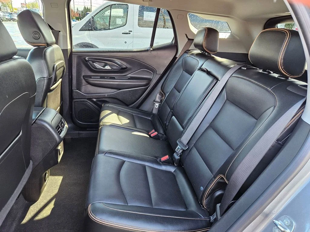 Used 2023 Sterling Metallic GMC AT4 image 24