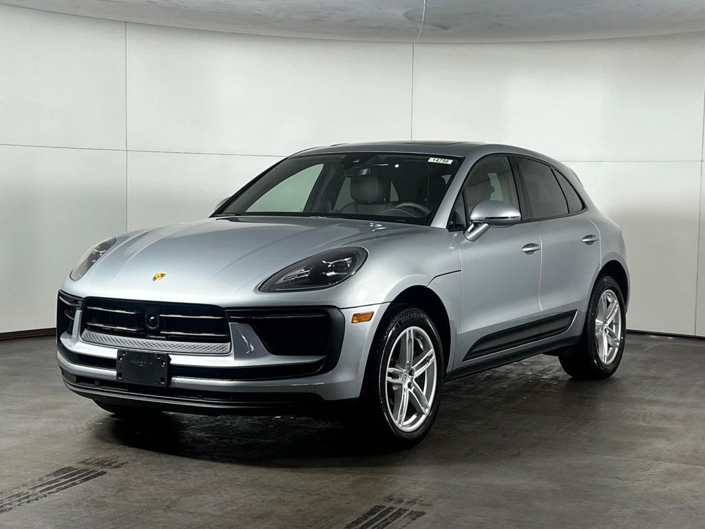 2025 Porsche Macan's photo