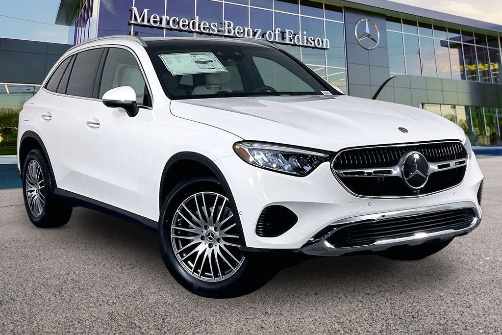 New 2026 Polar White Mercedes-Benz GLC 300 image 1