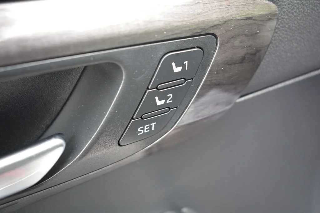2020 Toyota Highlander Limited - Photo 8