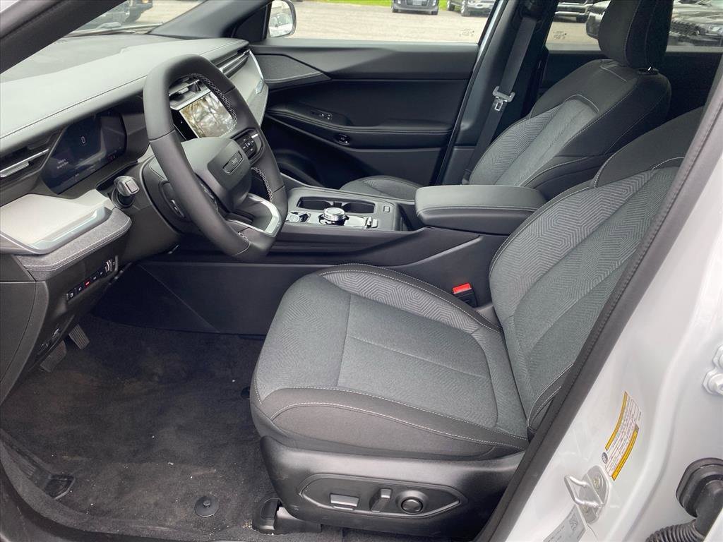 New 2026 Bright White Clear-Coat Exterior Paint Jeep Laredo image 5