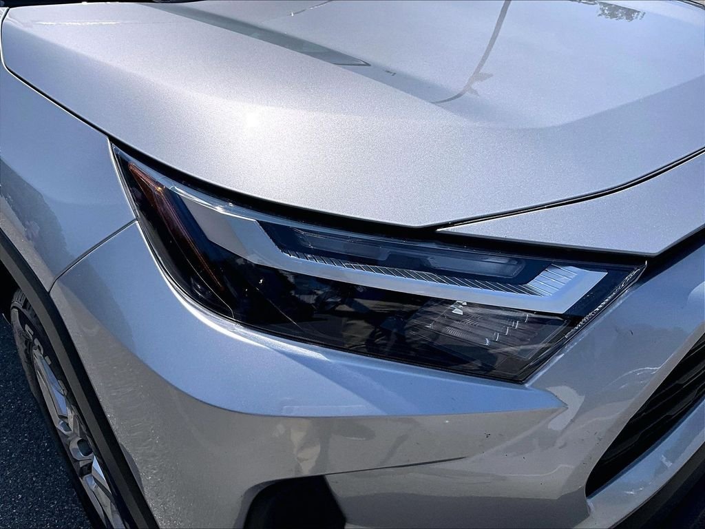Used 2025 Silver Toyota XLE image 33