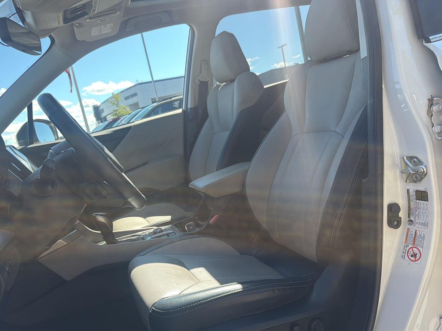 Used 2019 Crystal White Pearl Subaru Limited image 17