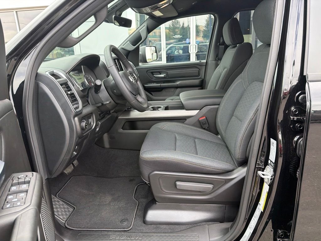 New 2026 Diamond Black Crystal Pearl-Coat Exterior Paint RAM Express image 15
