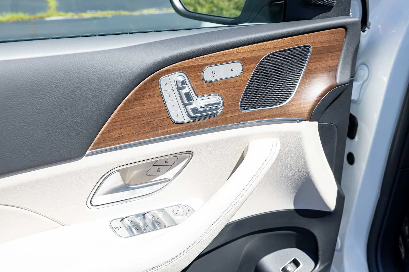 New 2026 Polar White Mercedes-Benz GLE 350 image 10