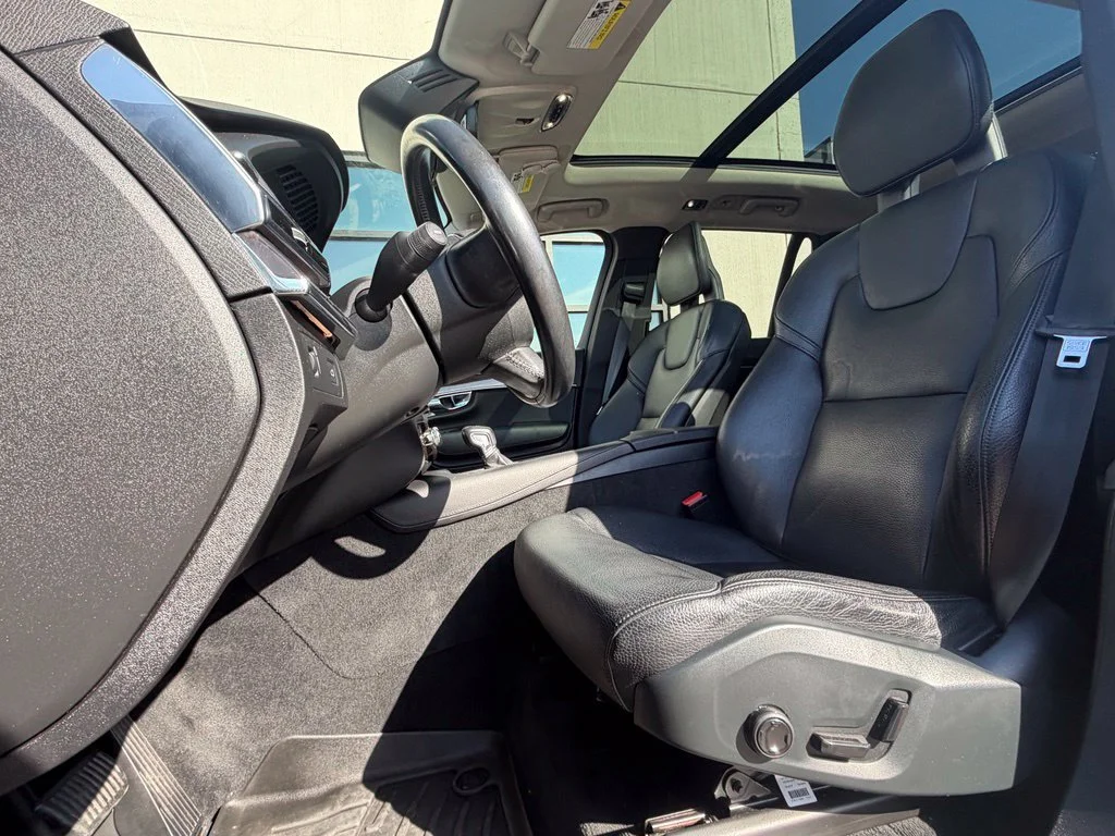 Used 2016 Black Volvo T6 Momentum image 6