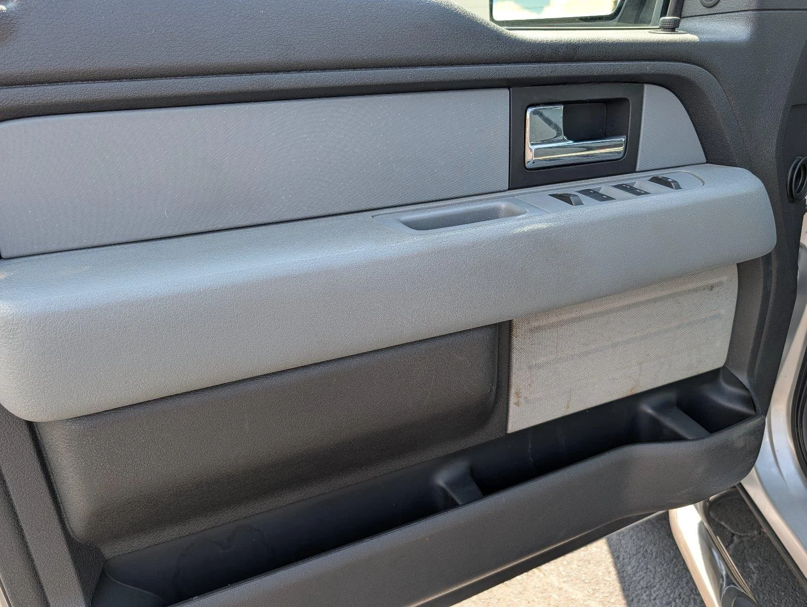 Used 2013 Ingot Silver Metallic Ford XLT image 15