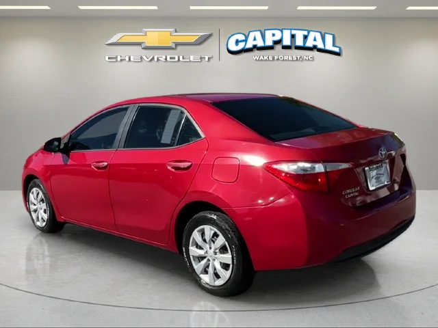 Used 2016 Red Toyota LE image 4