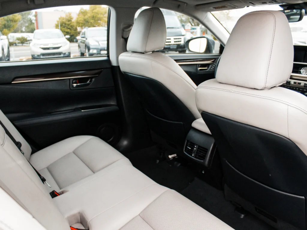 Used 2018 Nebula Gray Pearl Lexus Base image 30