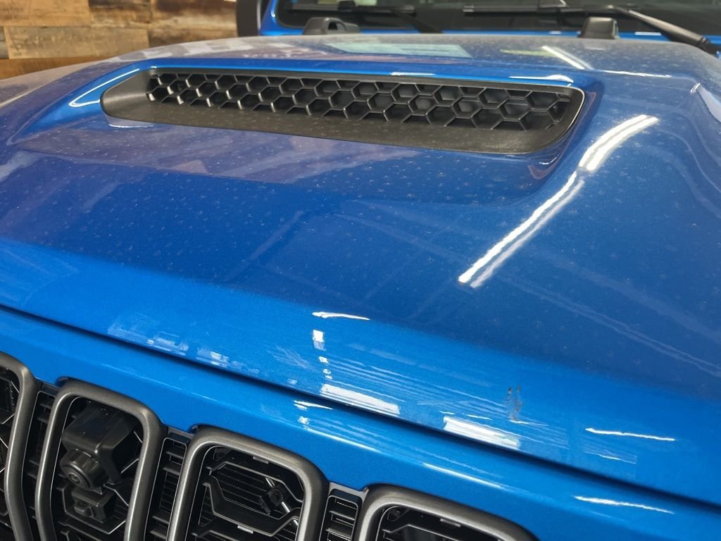 New 2026 Hydro Blue Pearl-Coat Exterior Paint Jeep Rubicon X image 9