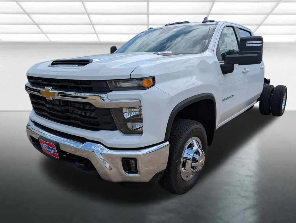 New 2026 Summit White Chevrolet LT image 25
