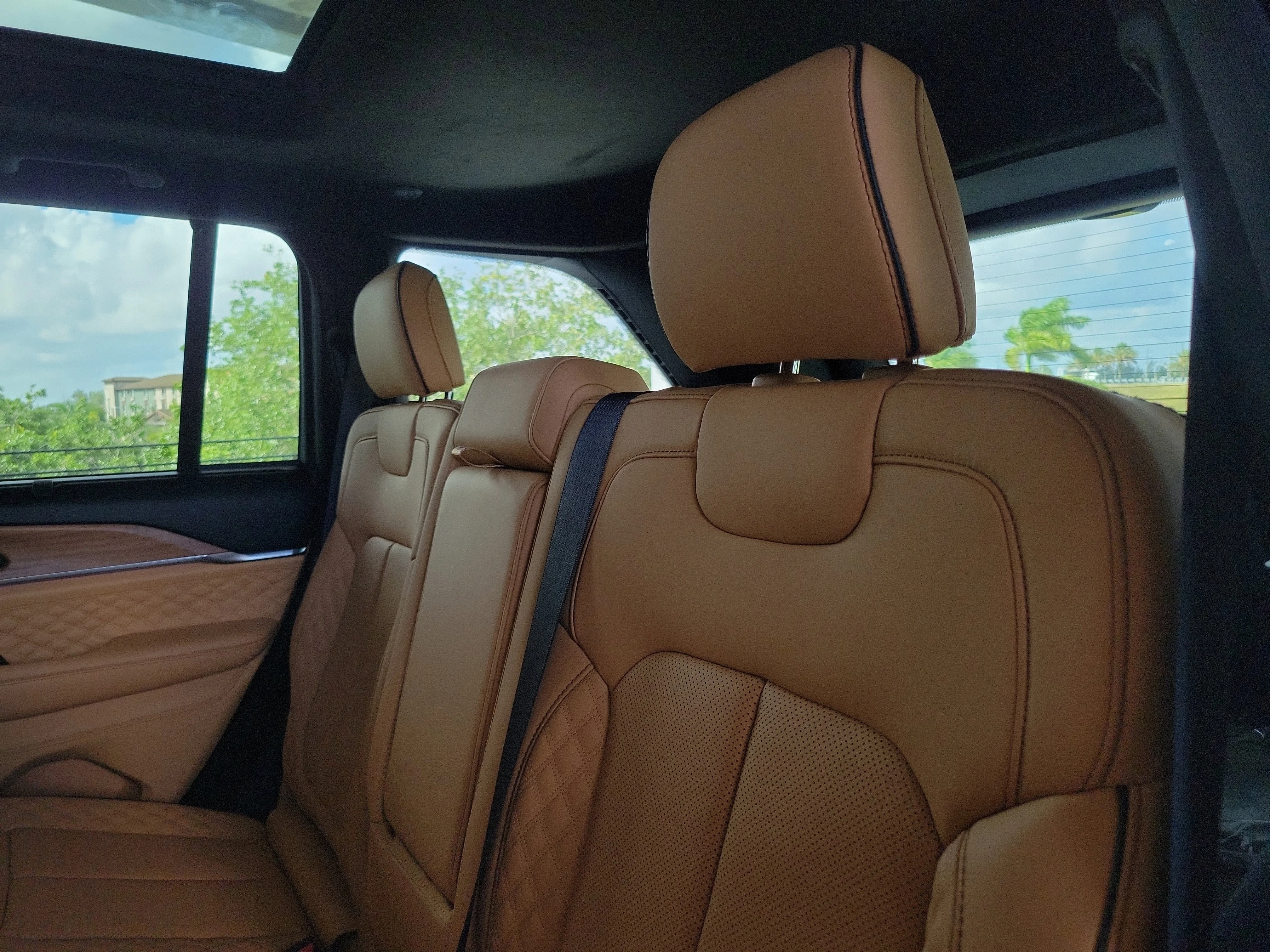 New 2026 Diamond Black Crystal Pearl-Coat Exterior Paint Jeep Summit image 6
