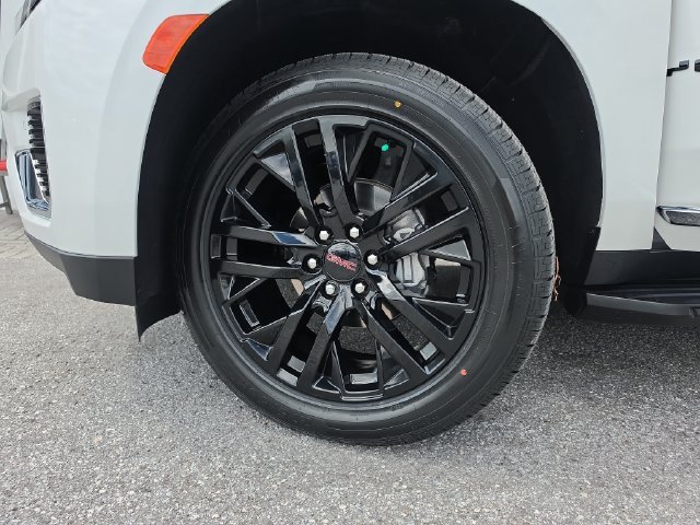 2023 GMC Yukon SLT - Photo 31