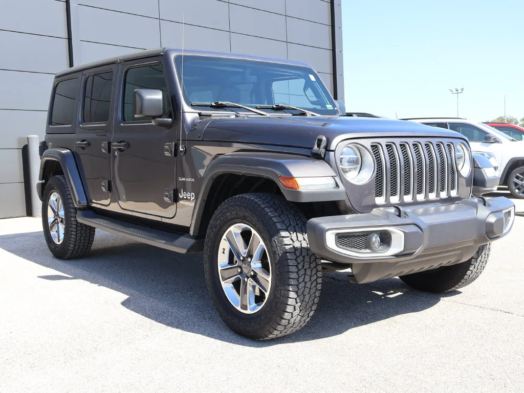 Used 2018 Gray Jeep Unlimited Sahara image 6