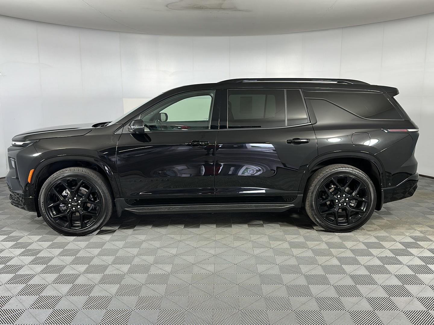 Used 2026 Mosaic Black Metallic Chevrolet AWD RS image 4