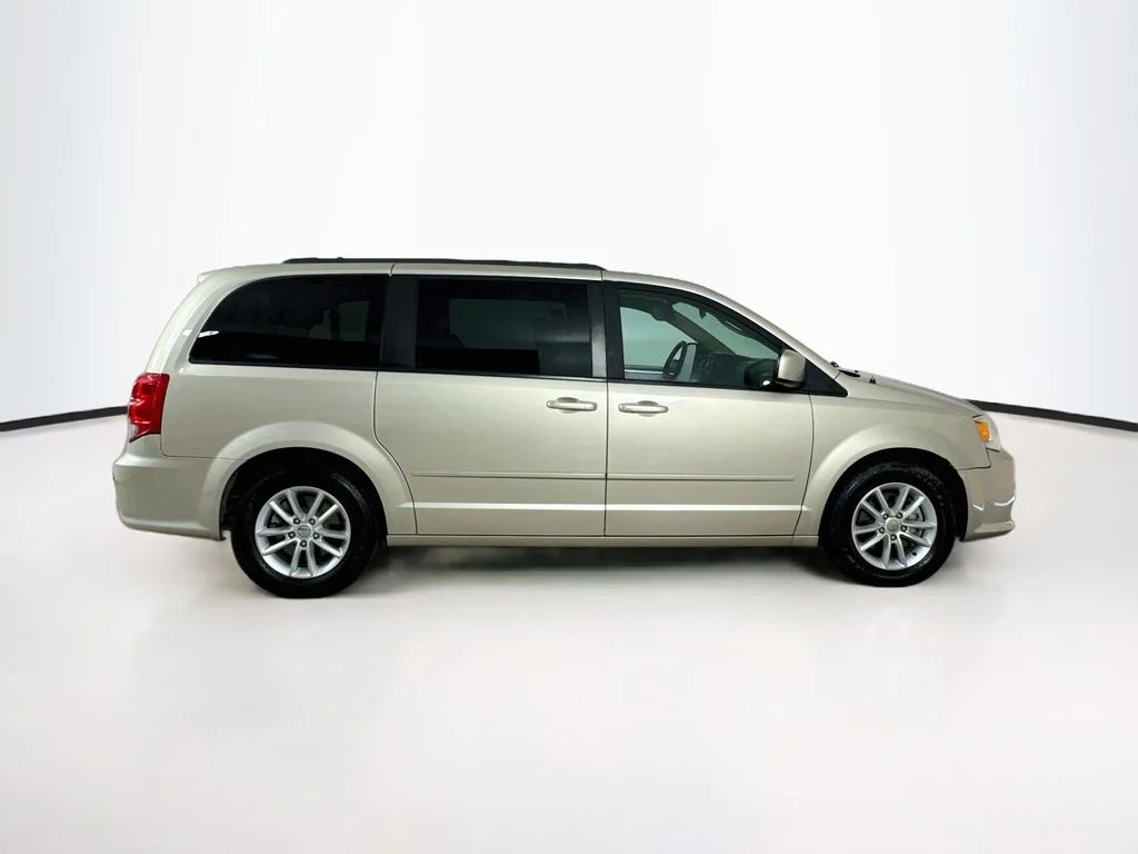 Used 2015 Cashmere/Sandstone Pearlcoat Dodge SXT image 8