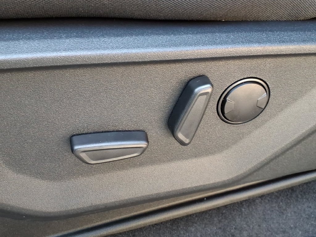 New 2026 Agate Black Metallic Ford XLT image 18