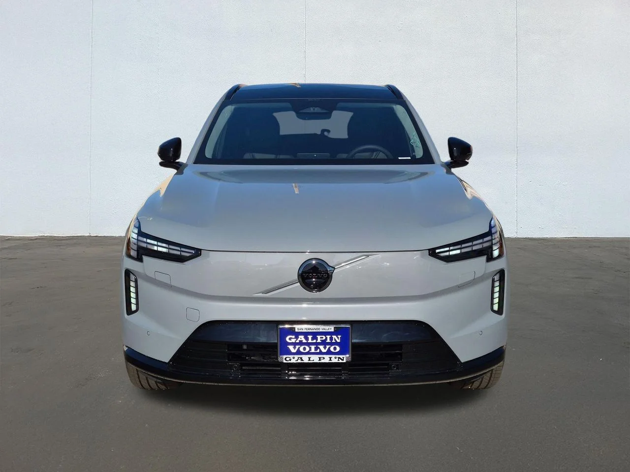 New 2026 Vapour Grey Volvo Ultra image 4