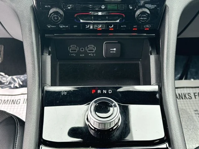 Used 2023 Silver Jeep Altitude image 19