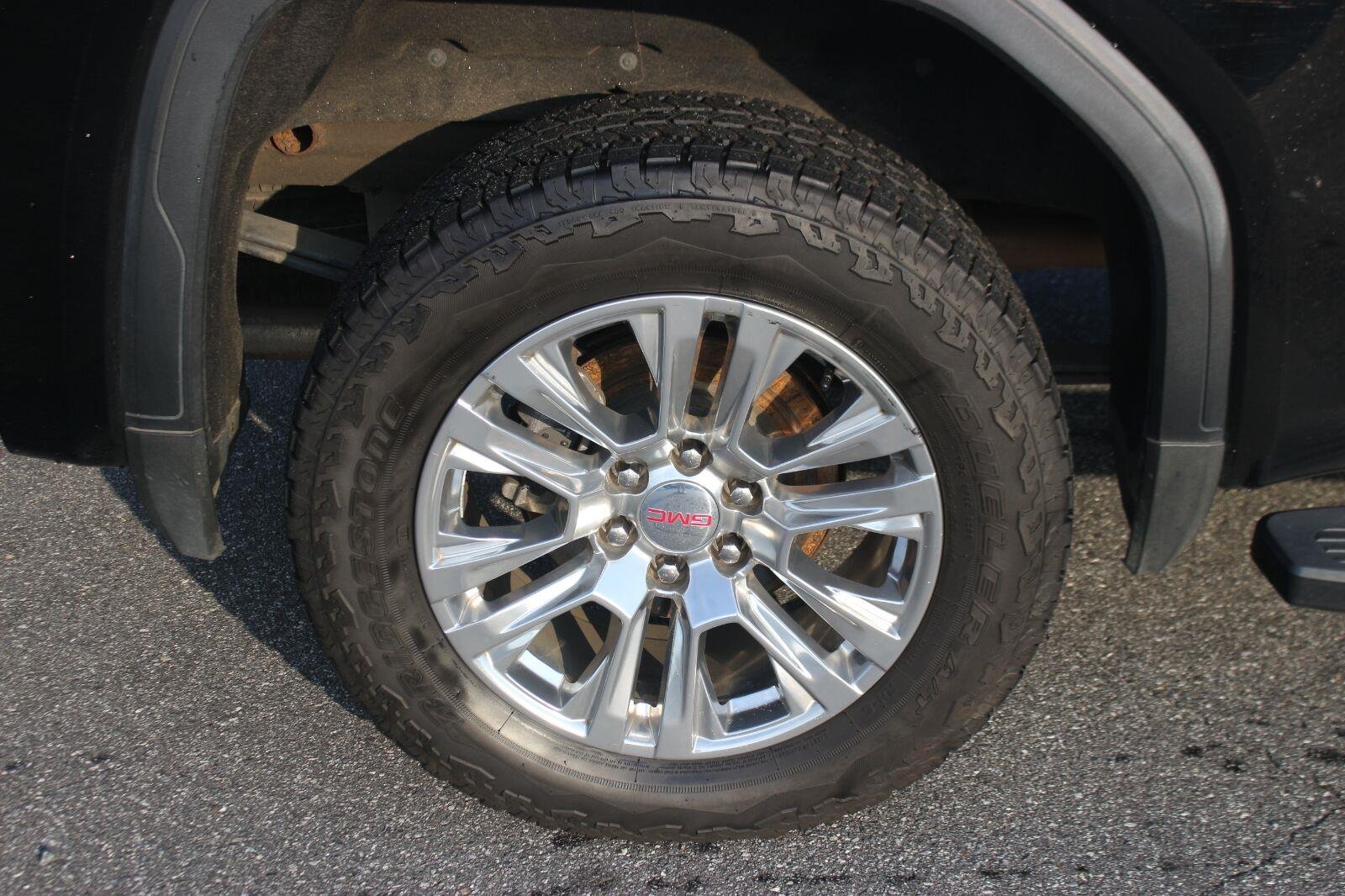 Used 2019 ONYX BLACK GMC Denali image 39