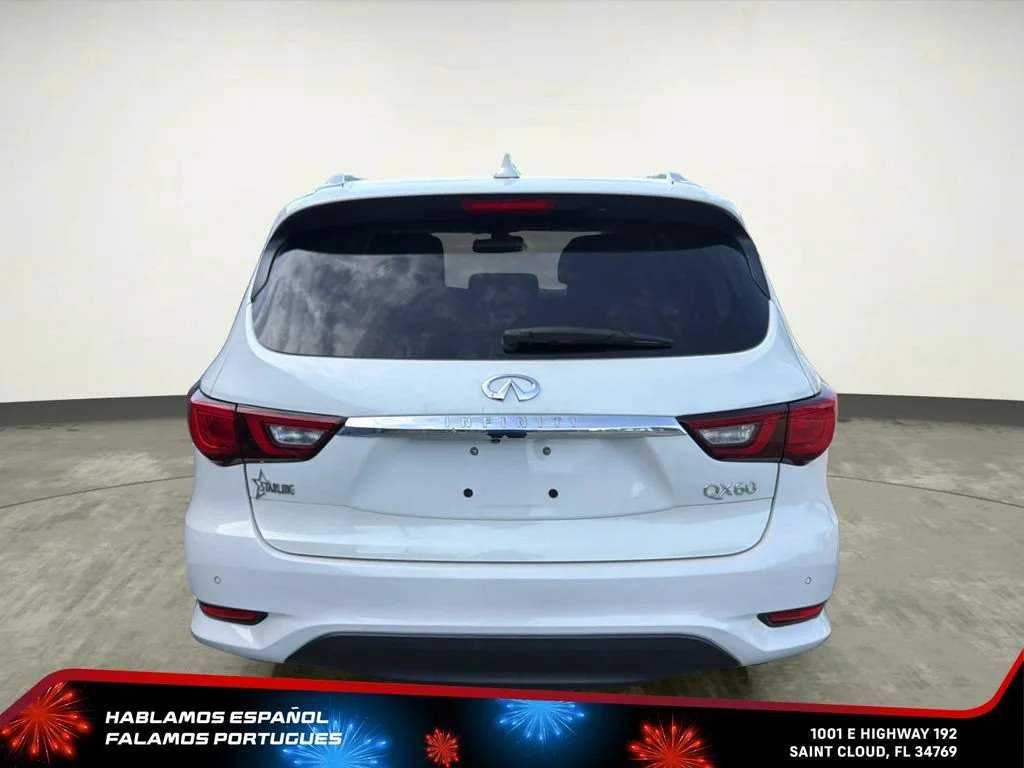 Used 2020 White INFINITI LUXE image 5