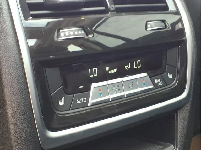 Used 2023  BMW xDrive40i image 23