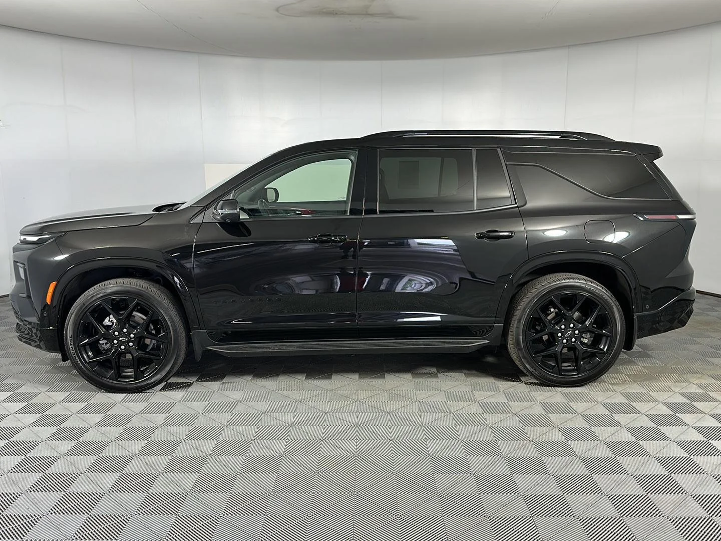 Used 2026 Mosaic Black Metallic Chevrolet AWD RS image 4