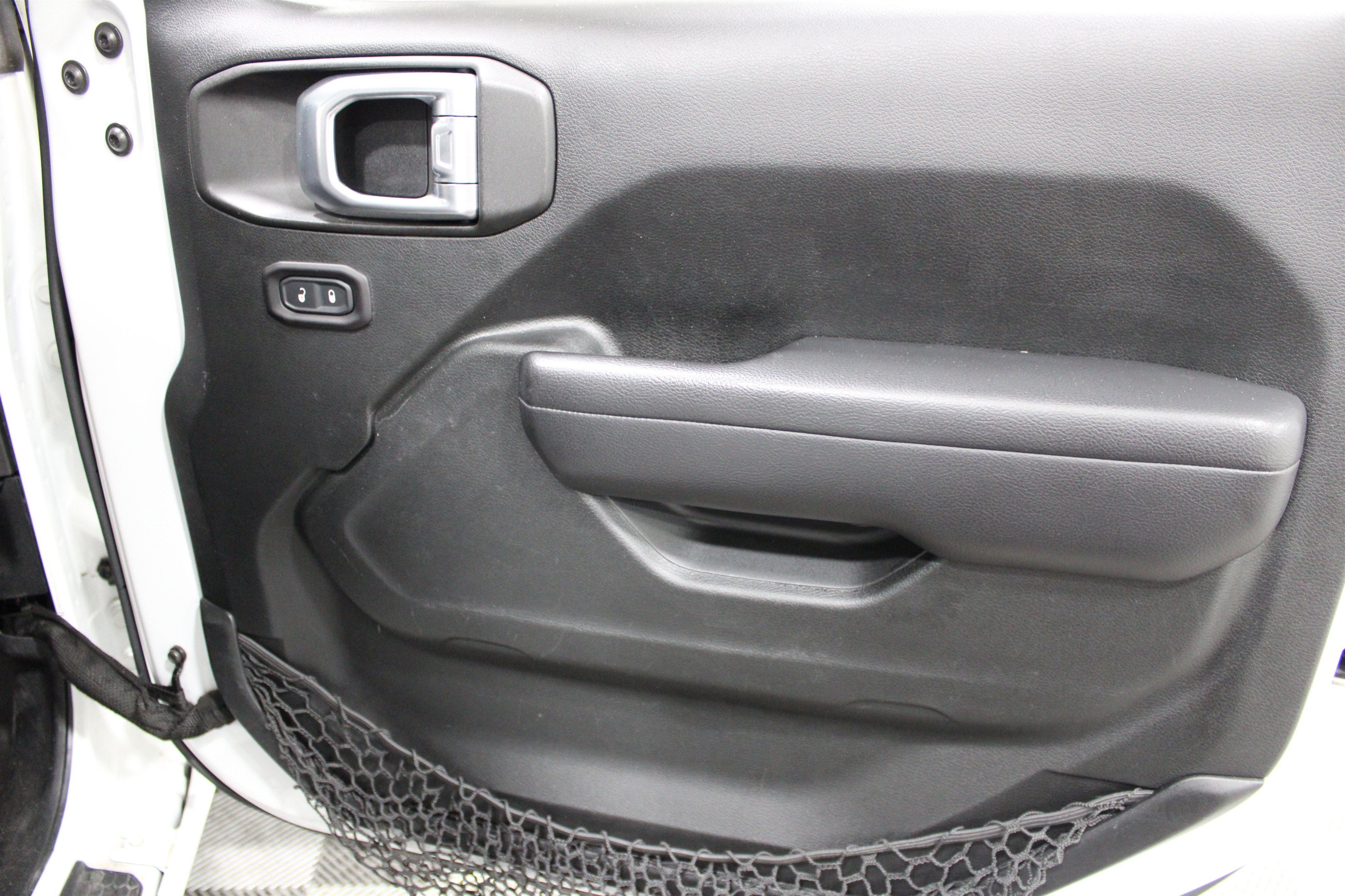 Used 2018 Bright White Clearcoat Jeep Sport S 4x4 image 24