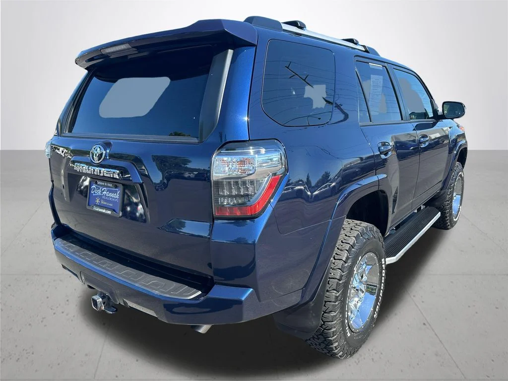 Used 2019 Blue Toyota SR5 Premium image 7