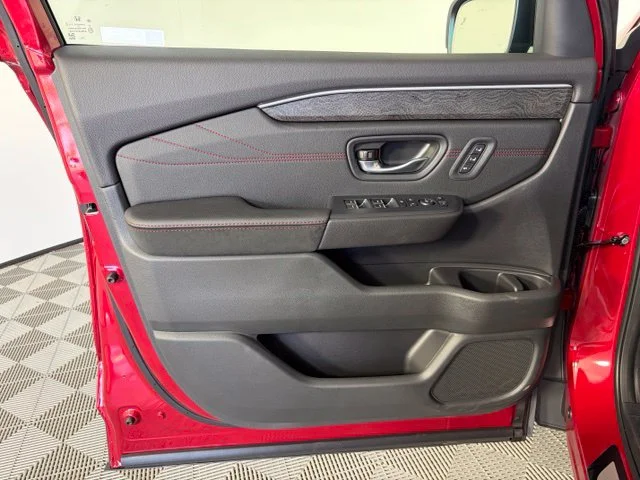 New 2026 Radiant Red Metallic II Honda AWD Black Edition image 16