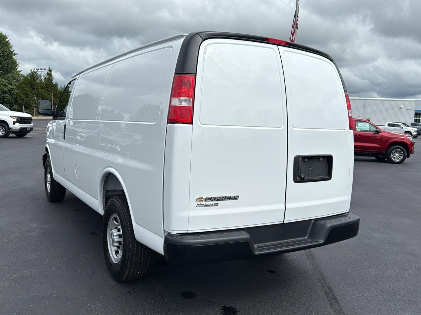 2025 Chevrolet Express Cargo Work Van - Photo 6