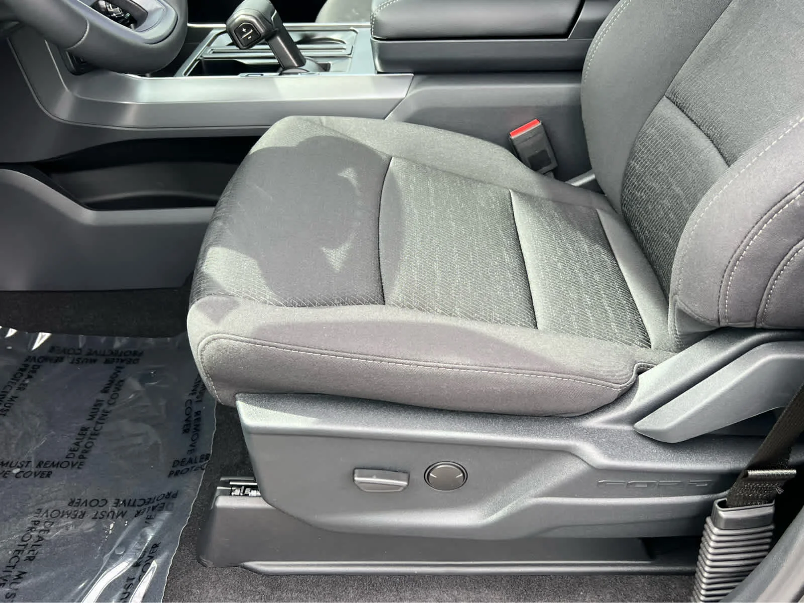 New 2026 Agate Black Metallic Ford XLT image 29