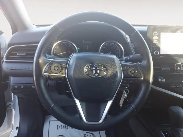 Used 2022 White Toyota LE image 13