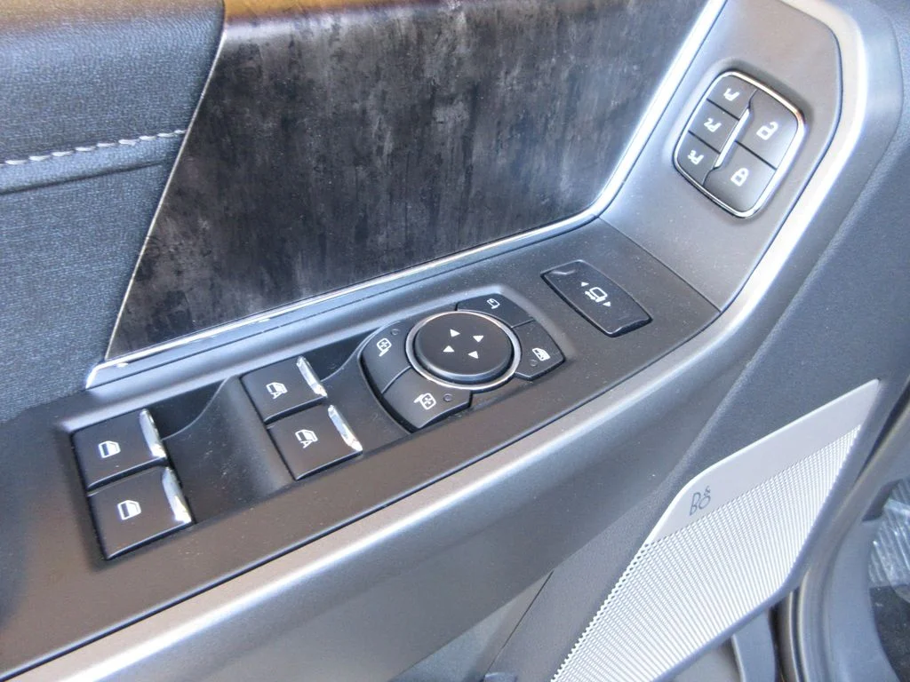 New 2026 Agate Black Metallic Ford Lariat image 10