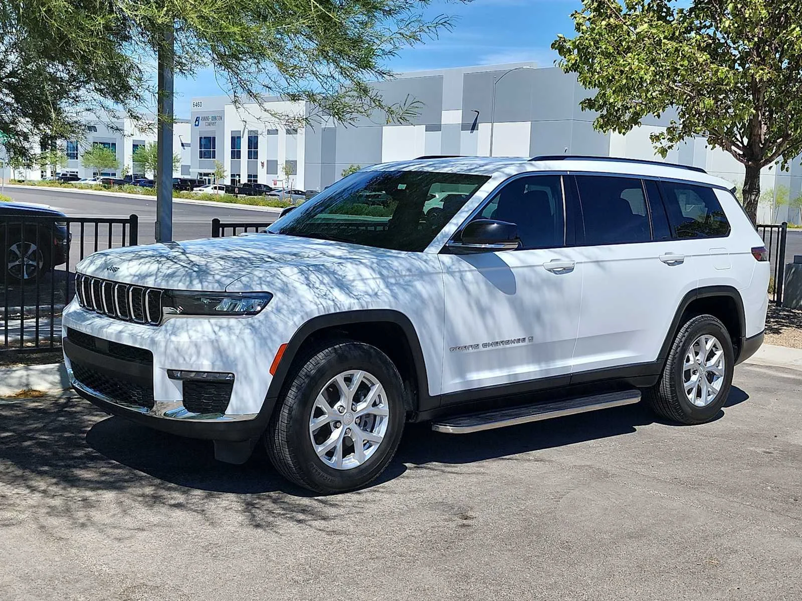 Used 2024 Bright White Clearcoat Jeep Limited image 4