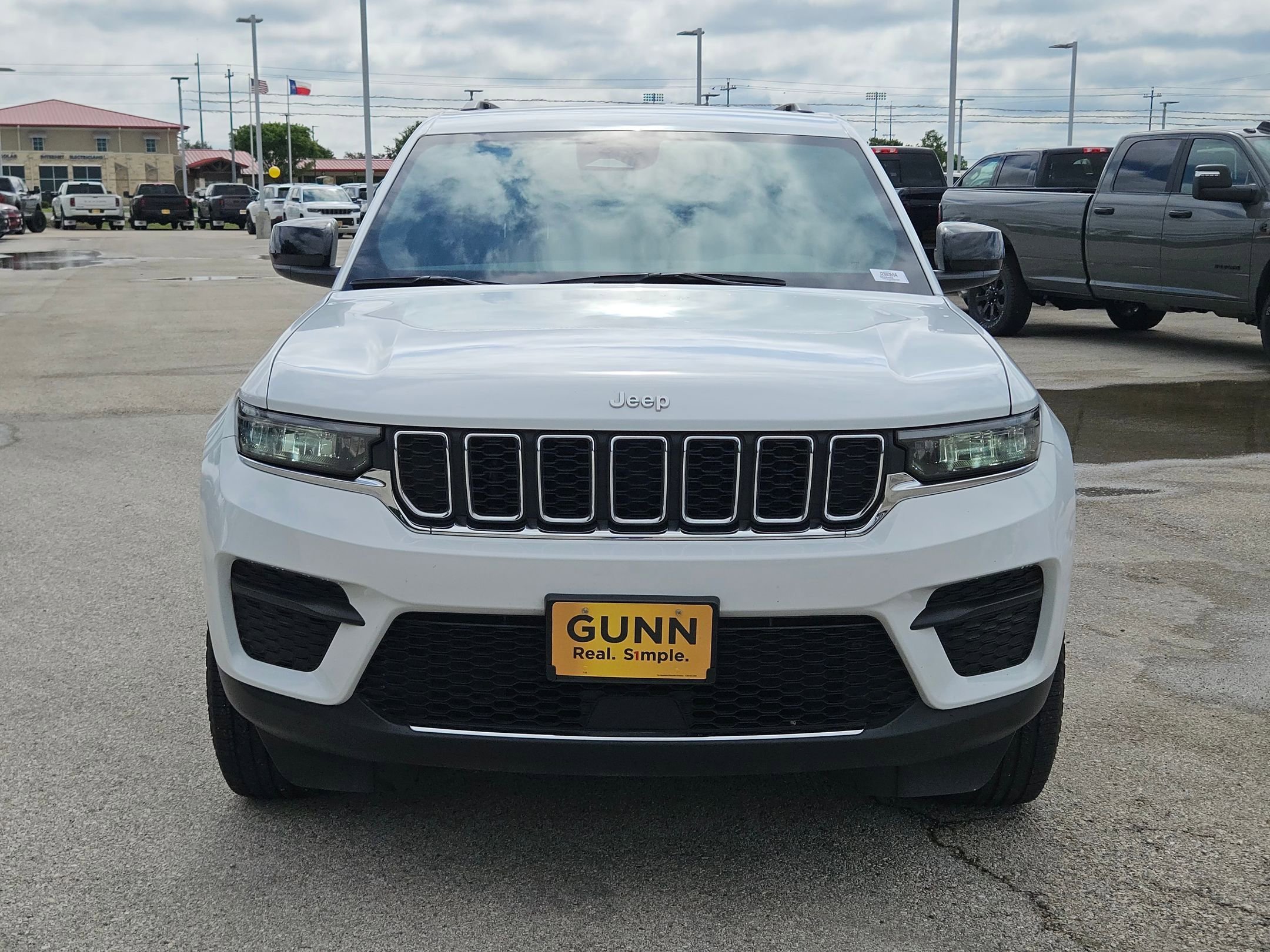 Used 2024 Bright White Clearcoat Jeep Laredo A image 8