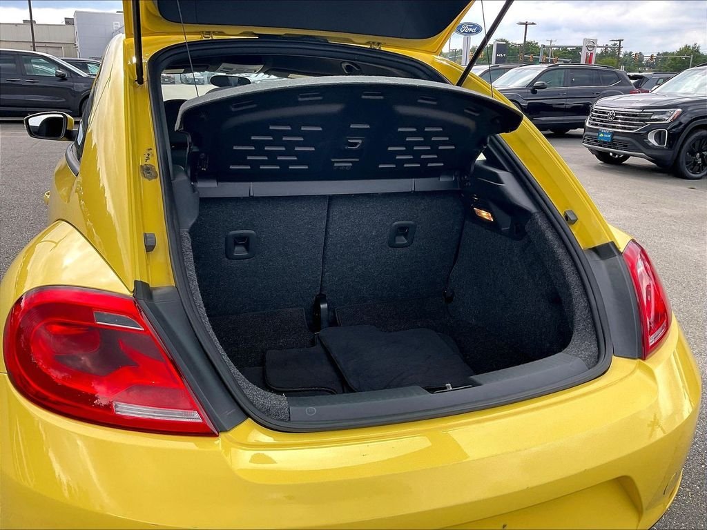 Used 2012 Saturn Yellow Volkswagen 2.5L image 30